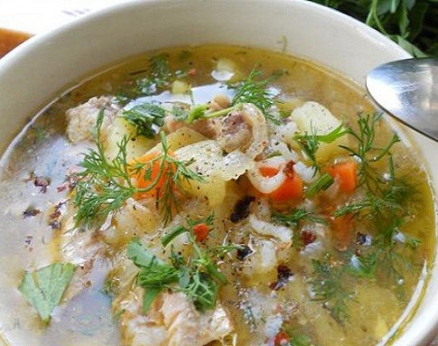 Варим рыбный суп из горбуши консервированной - готовим из консервы 1