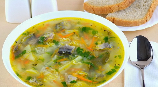 Варим рыбный суп из горбуши консервированной - готовим из консервы 3