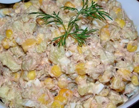 Салаты из тунца консервированного - рецепты с фото 3