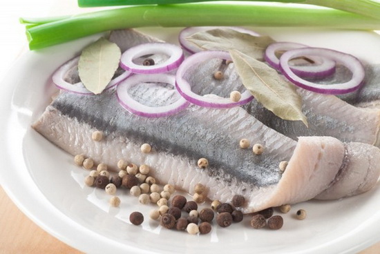 Как посолить сельдь в домашних условиях вкусно и быстро - учимся правильно солить рыбу 3
