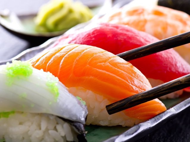 суши с семгой нигири 1